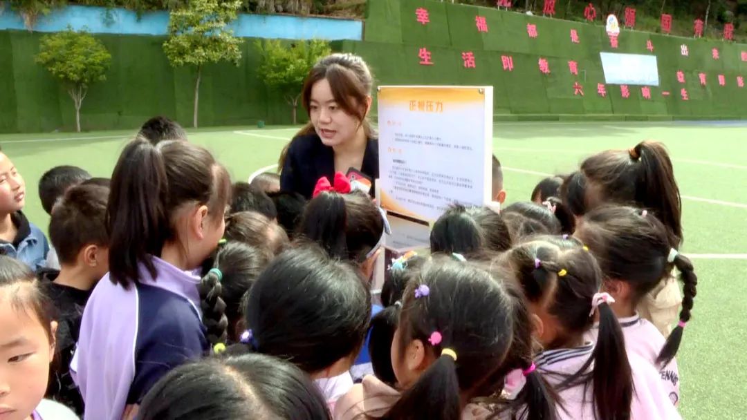 市生态环境局局长吴辉,县委书记史邦俭,县长魏巍等领导出席活动