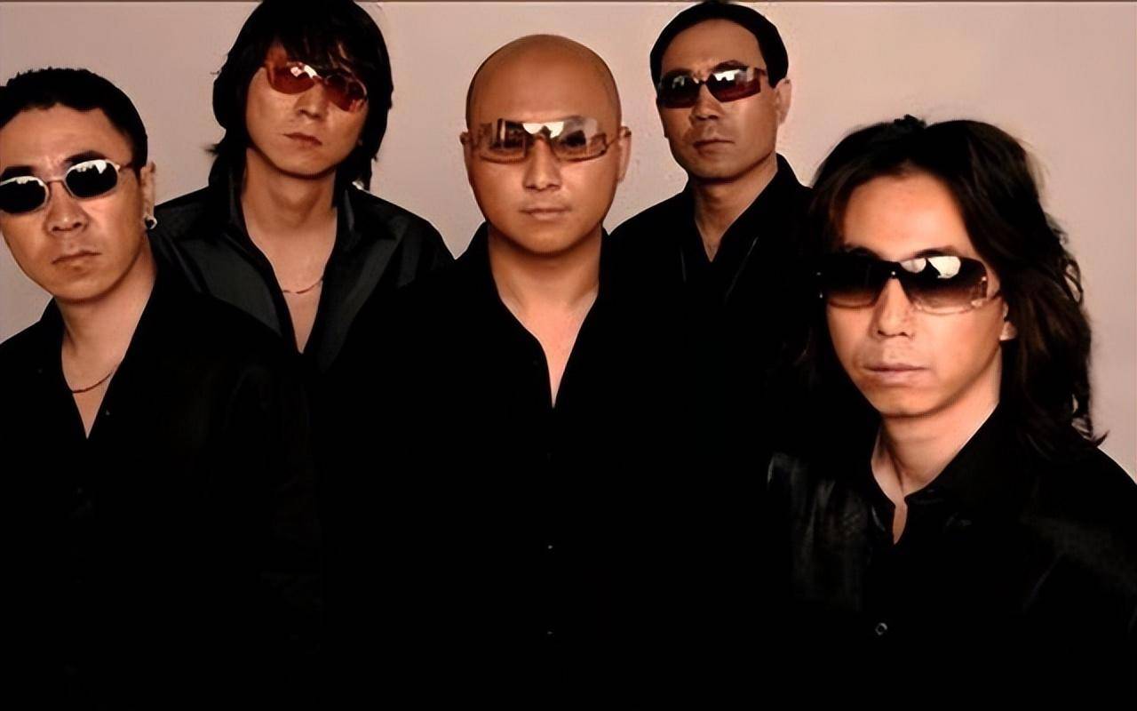 "绿藤炮王"周晓鸥的"消失",是整个摇滚乐坛的悲哀与损失_音乐_王笑冬