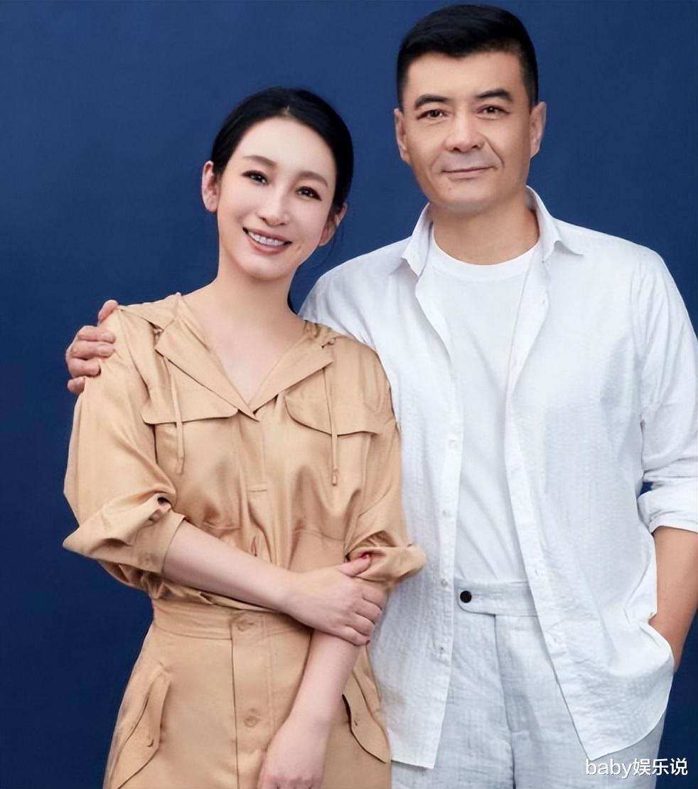 秦海璐这次怀孕,王新军显然比上一次唐静怀孕要激动,不知道孩子性别