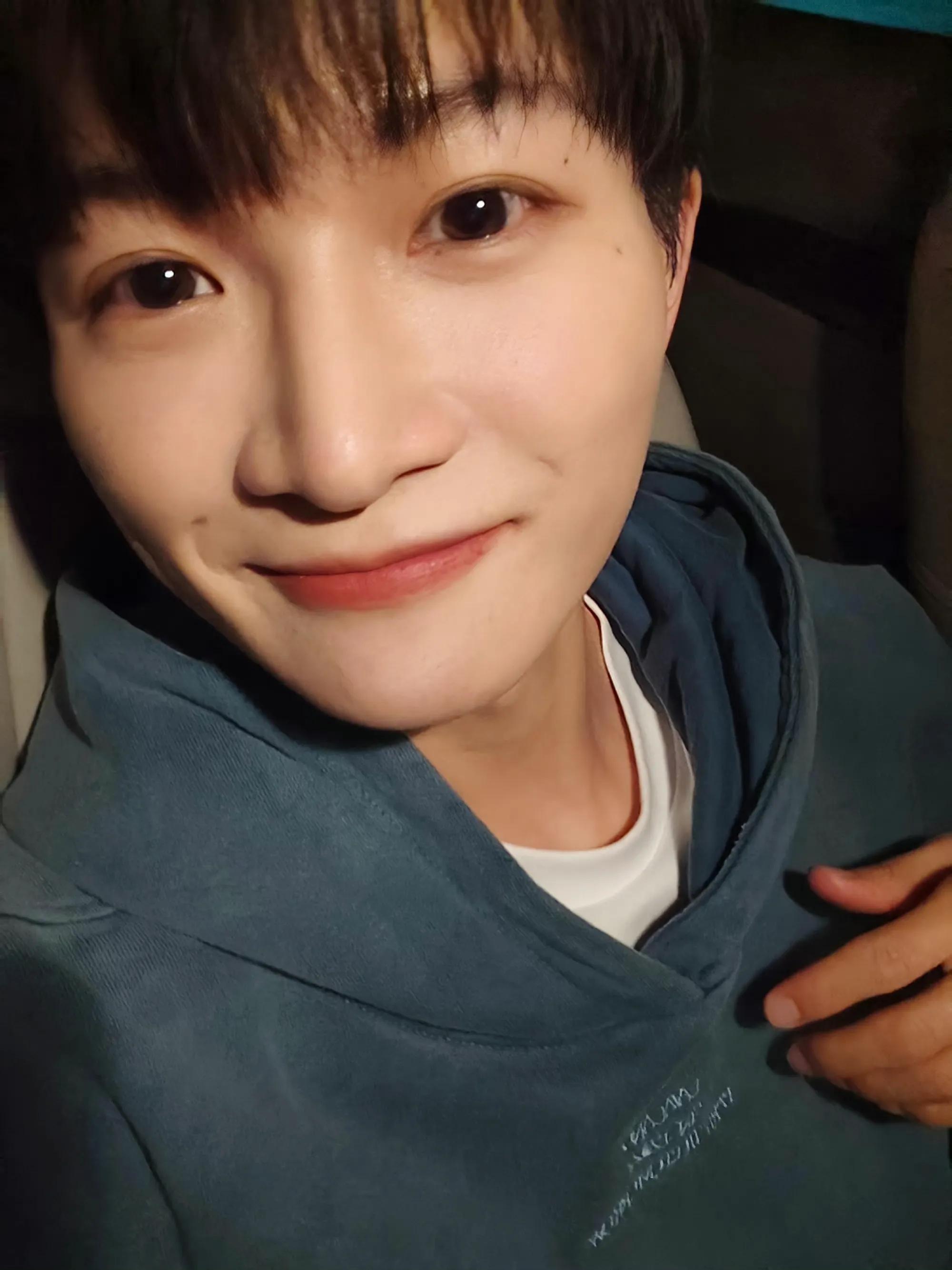 各位老铁评论区见…现在就是说,吴签和李易峰都翻车