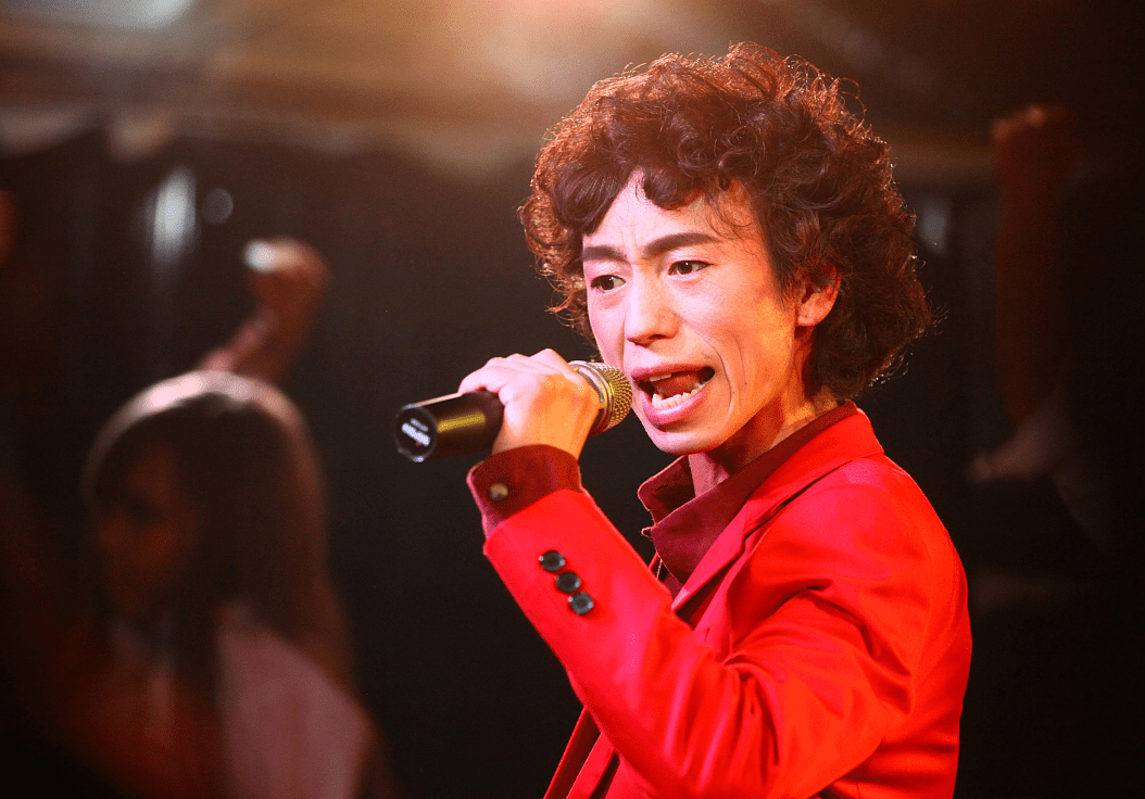 凭《我的滑板鞋》火爆全国,炮轰华晨宇侵犯版权,庞麦郎今何在?