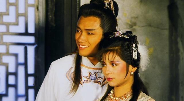 嗯,杨康和蓉儿在一起了第4版:任贤齐是的,任贤齐当年不但演了杨过,还