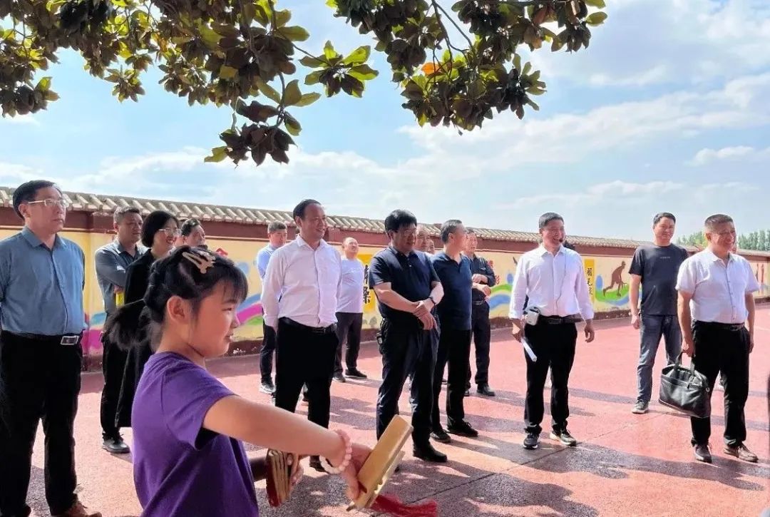 邓州市构林中心校召开特色学校创建观摩推进会_基础教育_会议_中小学