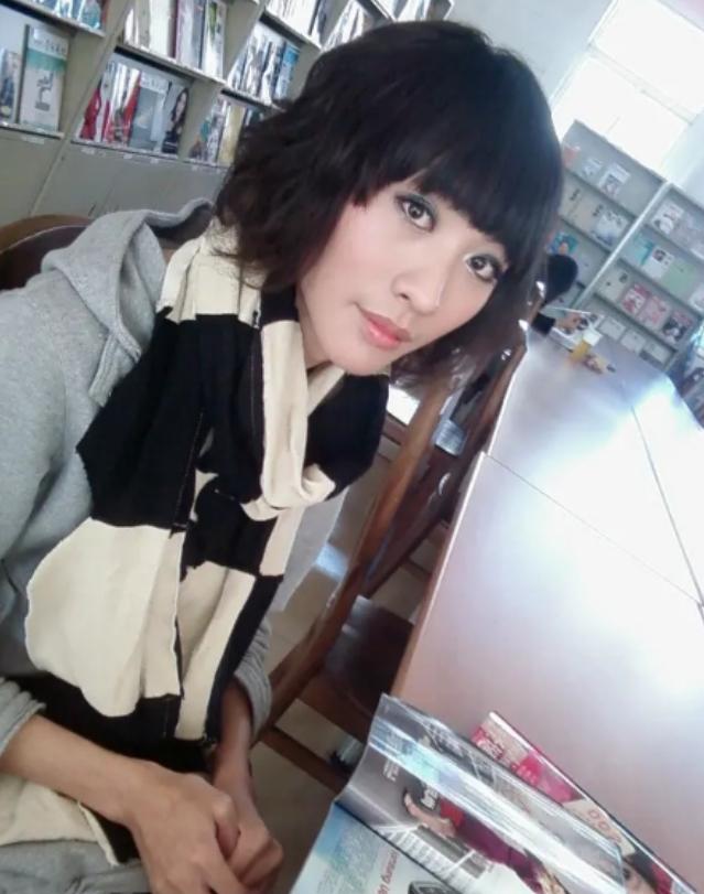 那个同时报名《超级女声》和《快乐男声》的跨性别施雅欣,怎样了_母亲