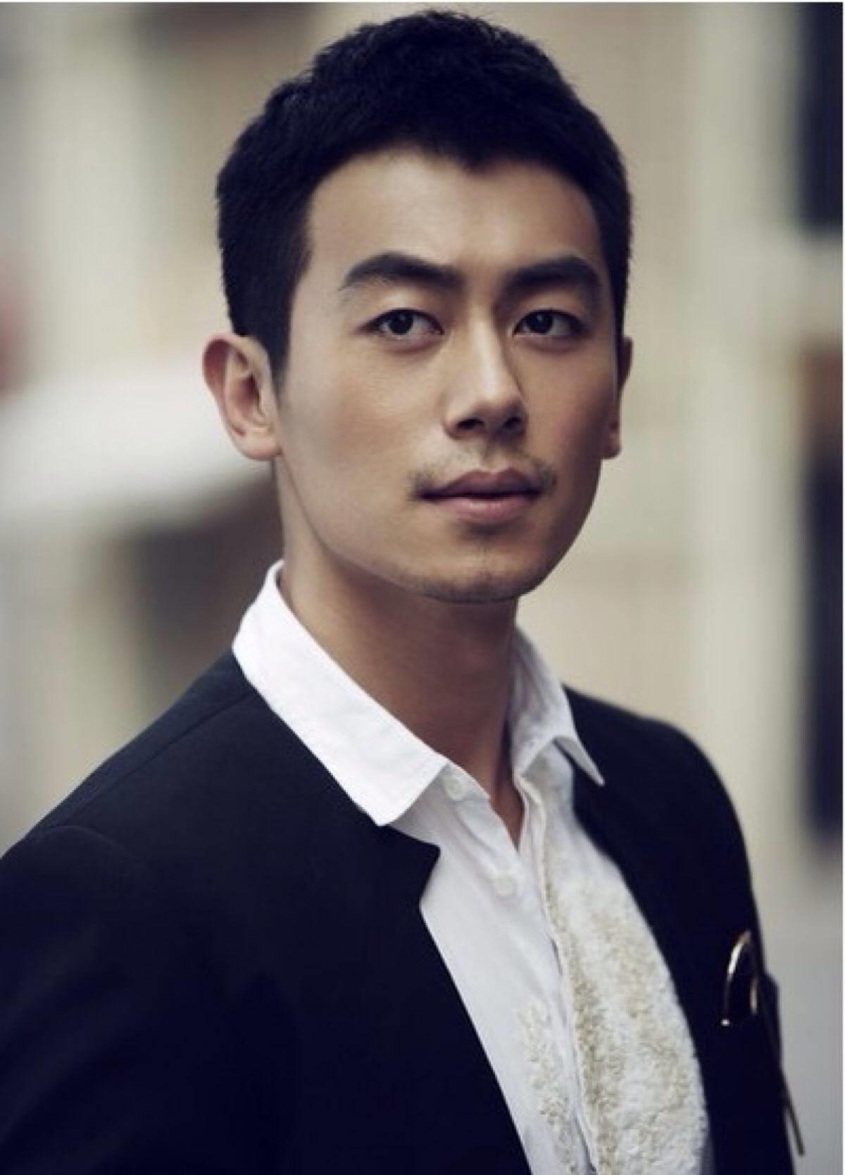 朱亚文,1984年5月21日生于江苏省盐城市,中国大陆男演员,2006年毕业于