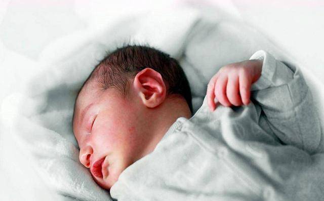 孩子出生时的“几斤几两”，暗示长大后的智商，是真的吗？（婴儿出生斤数）