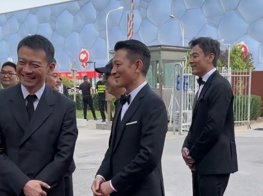 看刘德华的身高,终于知道港片为什么好看了_明星_内地_现实