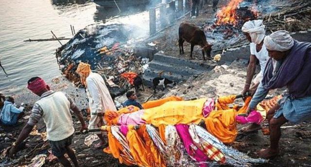 生吃腐尸与排泄物,痛饮恒河水的印度食尸族,他们能活多久?