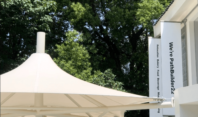 商业模式快速复制这样一家引领未来的商业形态,自然吸引了不少的投资