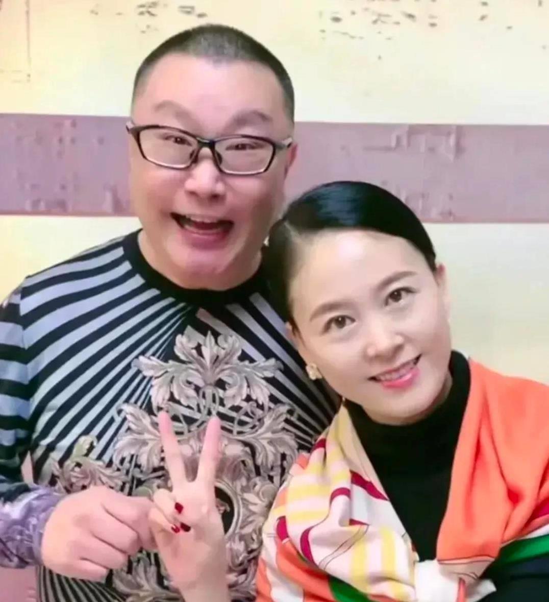 51岁尹相杰宣布领证,结婚照上妻子长相甜美,颜值高_于文华_网友_娱乐