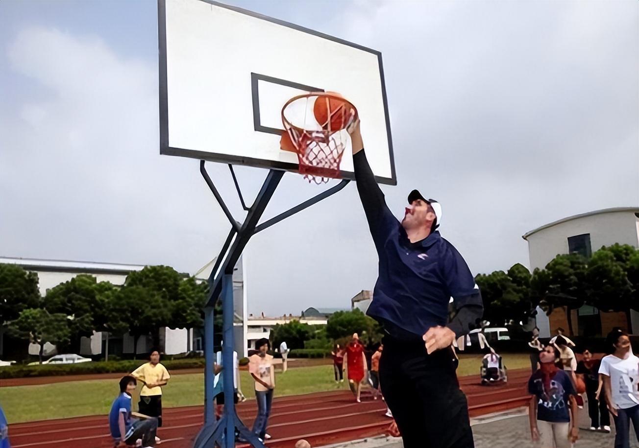 2米26的姚明都不行 历史仅5人做到_身高_博班_扣篮