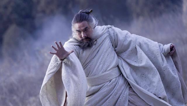 70岁徐少强须发全白,现身ktv兴奋高歌,浑身肌肉壮得像牛_美女_反派_徐