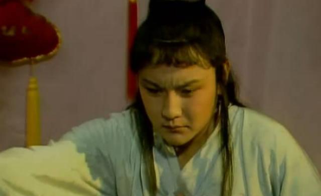 《红楼梦》中她和宝玉一样尊贵,被父亲拿去抵债,出嫁一年去世_贾母