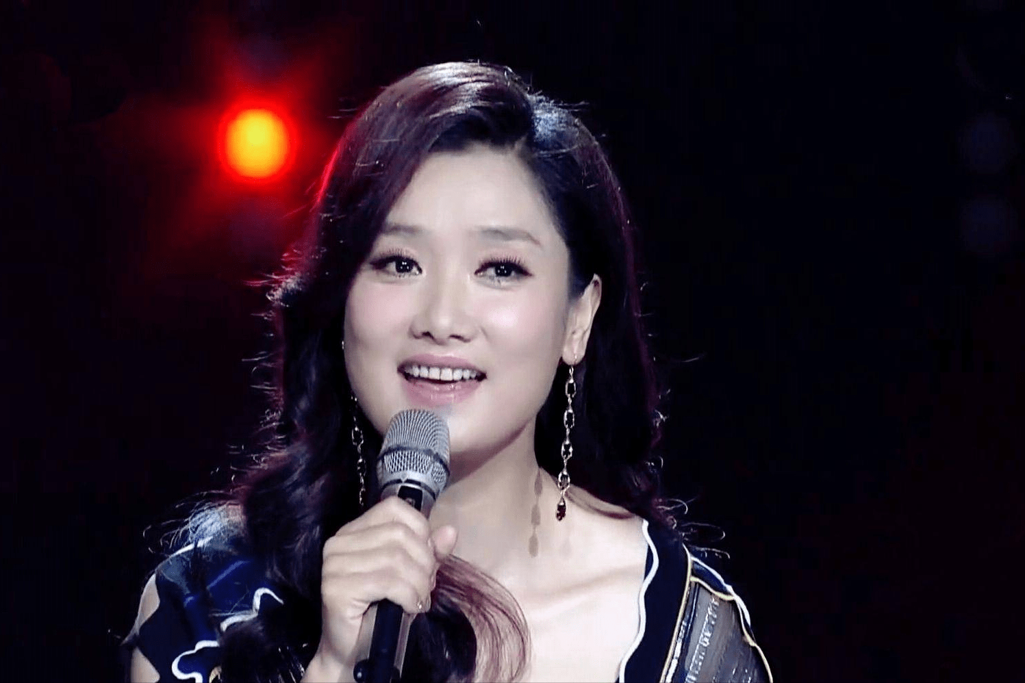 55分占23年,只做队友不做夫妻,《凤凰传奇》的现状太不一样了_曾毅