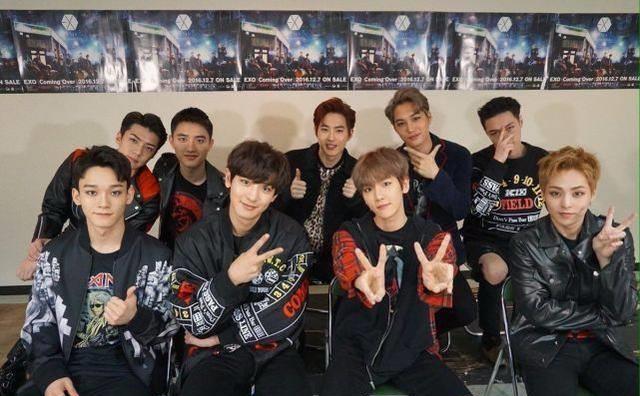 exo吴世勋久违晒正脸照,西装笔挺英俊贵气瘦身成功,发型遭嫌弃_爱丽