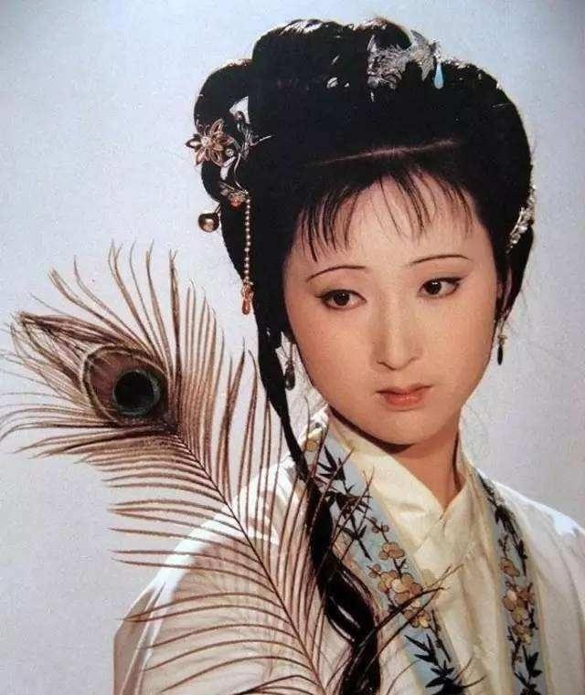 《红楼梦》黛玉影响陈晓旭,也影响她,她花半年时间才走出来_张海玲