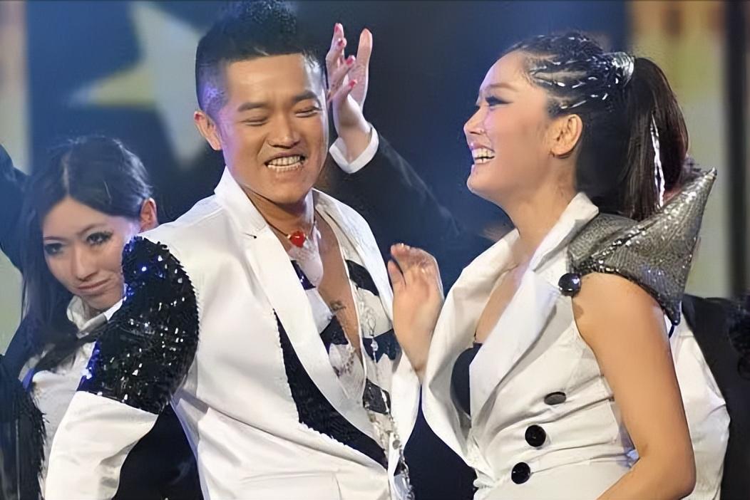 55分占23年,只做队友不做夫妻,《凤凰传奇》的现状太不一样了_曾毅