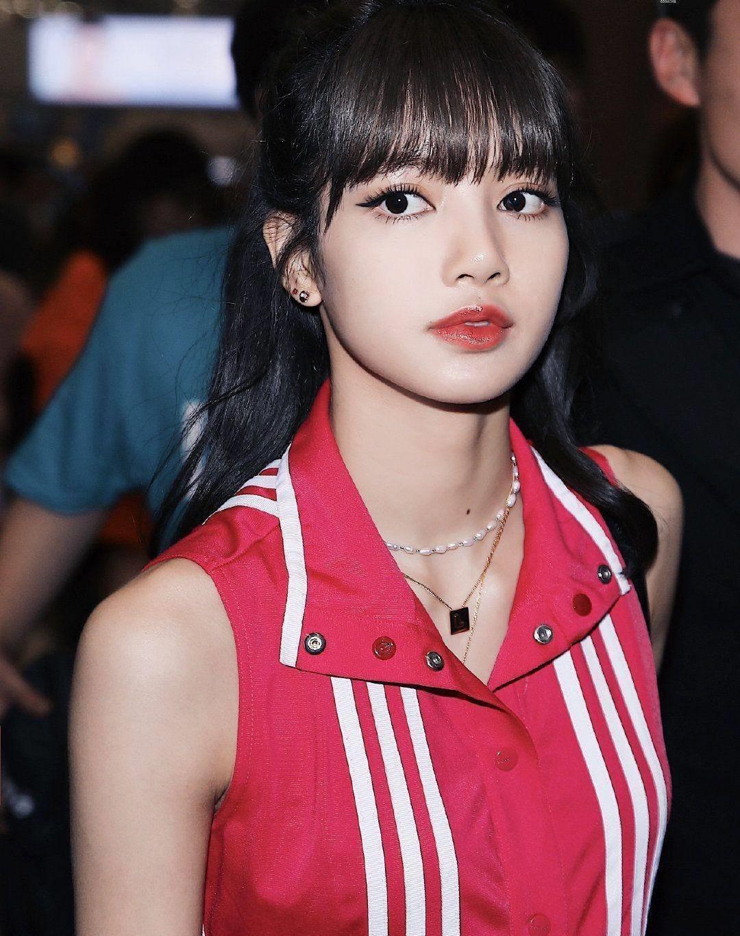 lisa颜值遭质疑,离开韩式滤镜后,节目实录成"大嘴蛙"?