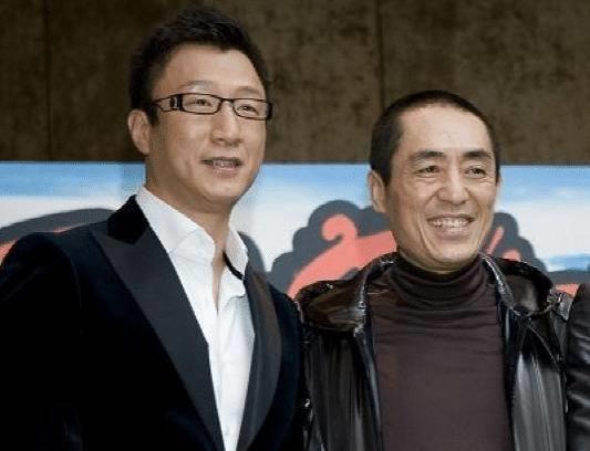 71岁张艺谋新片首映礼,低调穿百元运动装,孙红雷王宝强出席支持_电影