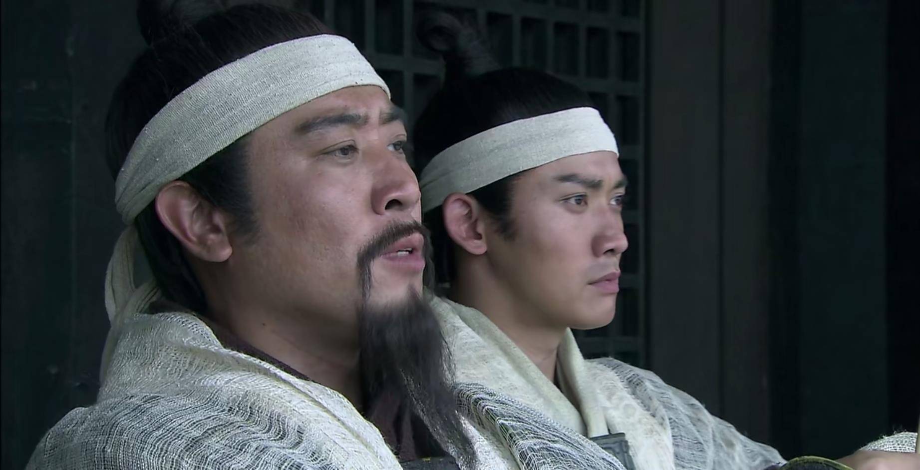 袁绍的儿子生病了,而此时他也没有心情继续打仗,在许攸劝谏多次无果