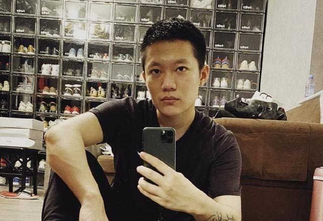 pgone复出屡次失败,发新歌抱怨委屈,为兄弟损失一千