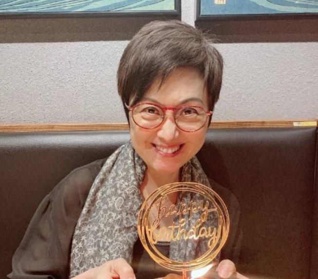 "郭芙"廖安丽近照罕曝光,曾美貌不输赵雅芝,丈夫出家后仍单身_叶青霖