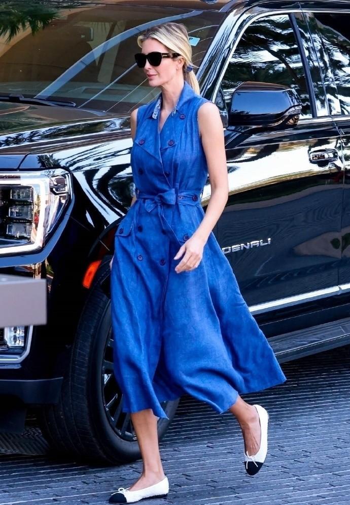 42岁伊万卡又瘦又走样?穿包臀裙出门真的是好身材,白富美职业精英装