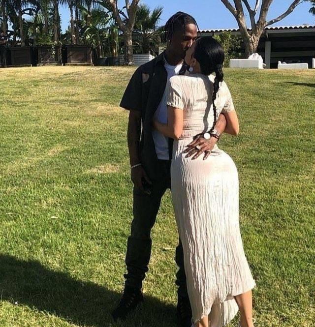 travisscott同框kylie,昔日情侣装甜到齁,全世界都在盼复合!