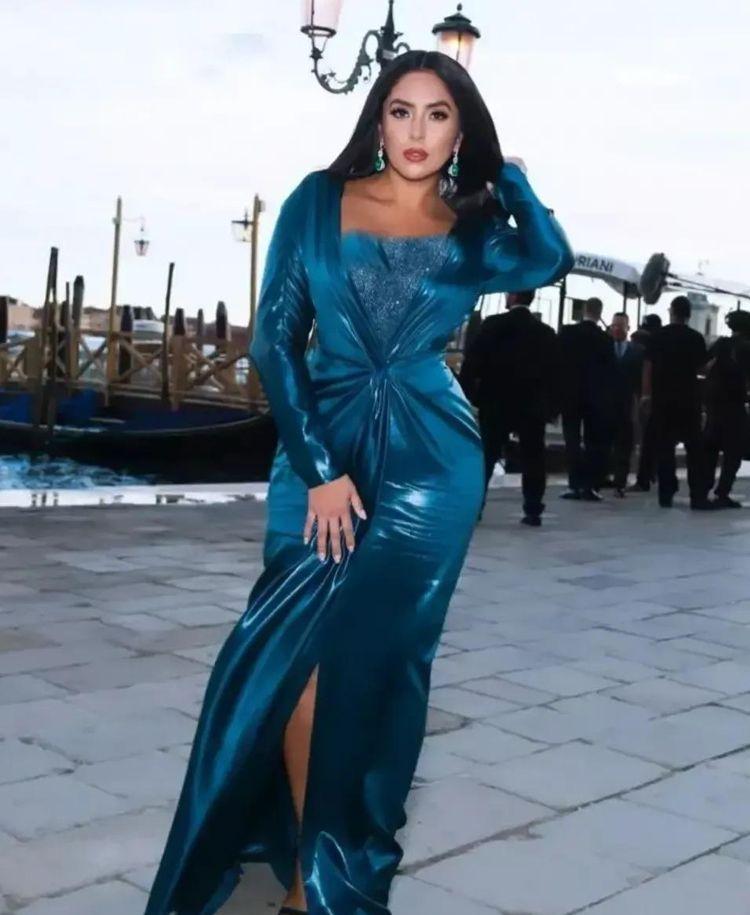 瓦妮莎的时尚从不"藏"!