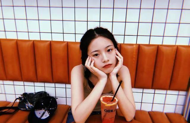 本色出演叛逆少女?被这个00后"问题女孩"圈粉了_水青_李庚希_step