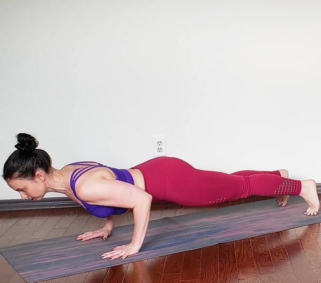 别看陶慧长得很清纯,但是她练起跆拳道的样子,好像谁都不服_锻炼_健身