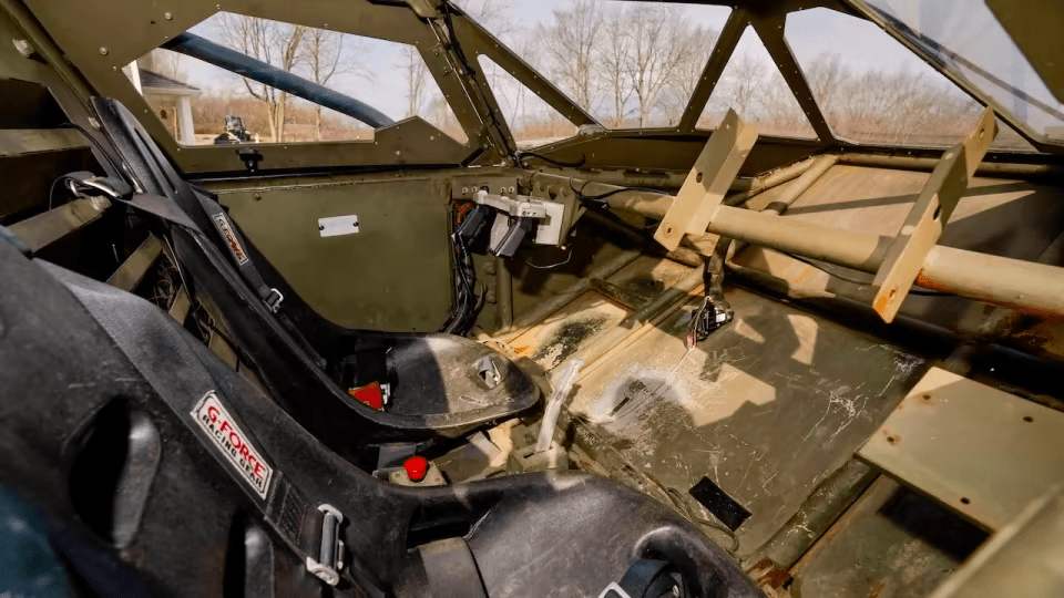 一台gt-r抵5台坦克 《速度与激情》电影道具车拍出833万天价_搜狐汽车