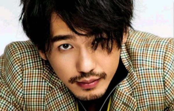 演员长大之后白宇对父母的保护也非常的感恩,他也体会到父母的不容易.