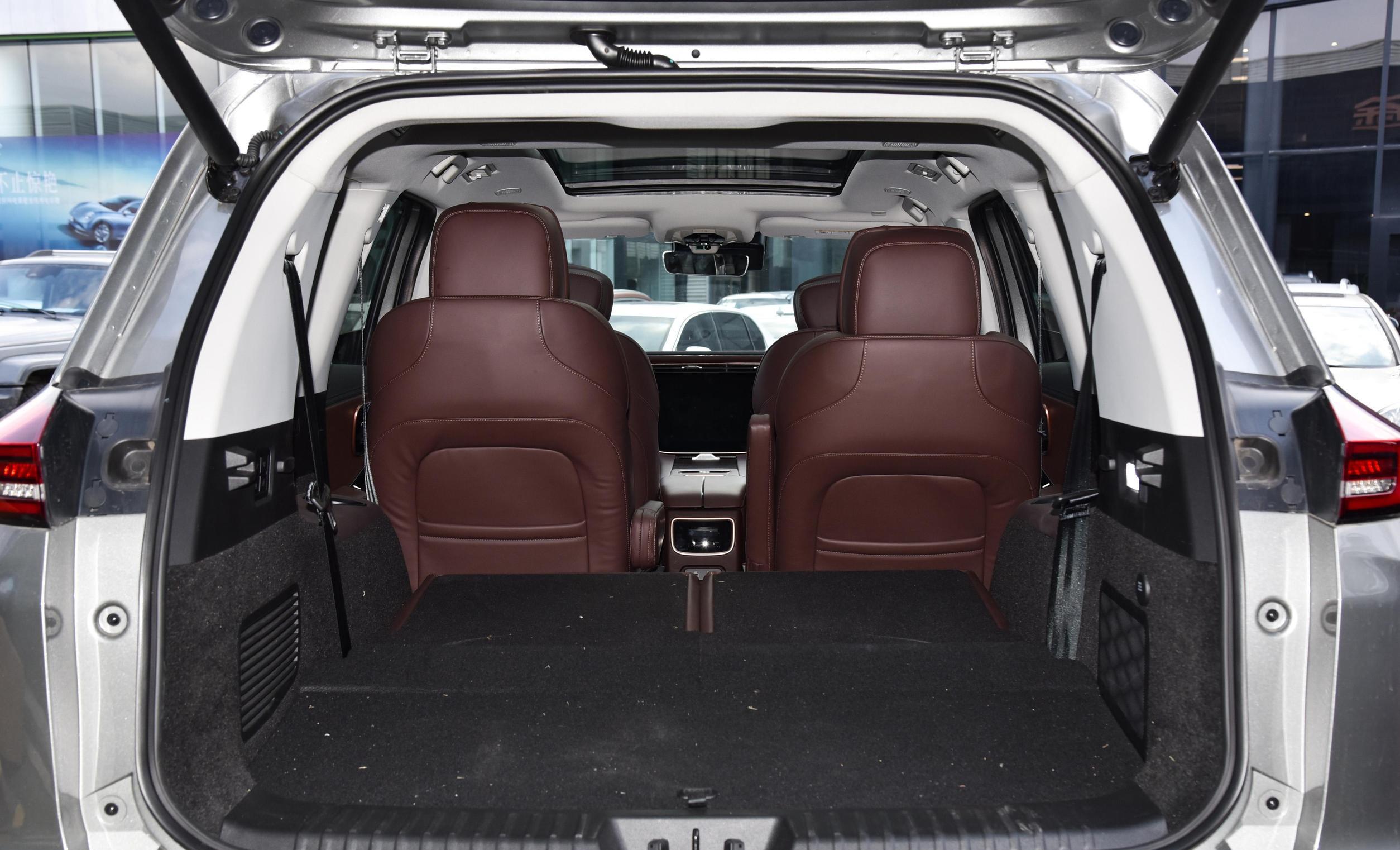 星途揽月外观霸气,中大型suv,空间宽敞,2.