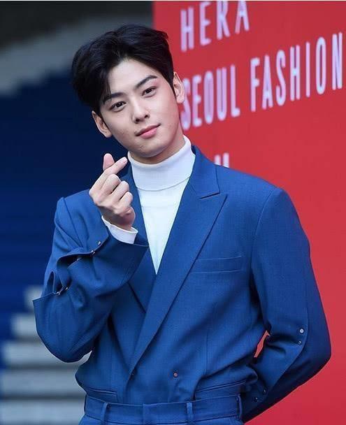 车银优真狠!为显腿长竟把西服扎进裤腰中,画风效果却如此时尚!