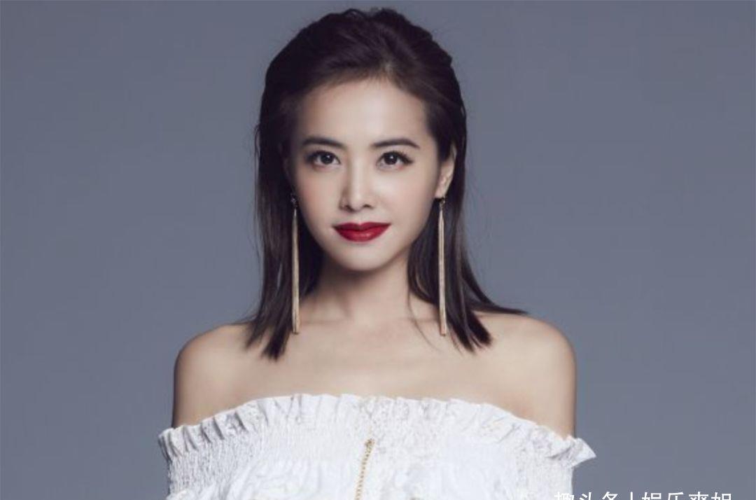 蔡依林穿35万衣服唱歌!