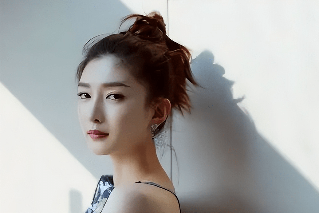 事实证明,"放荡不羁"的江疏影,已经活成了一个"笑话"_感情_演技_绯闻