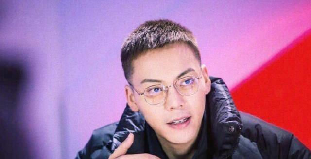 陈伟霆寸头造型燃爆现场!被网友盛赞像樱木花道?_舞台_男生_感觉