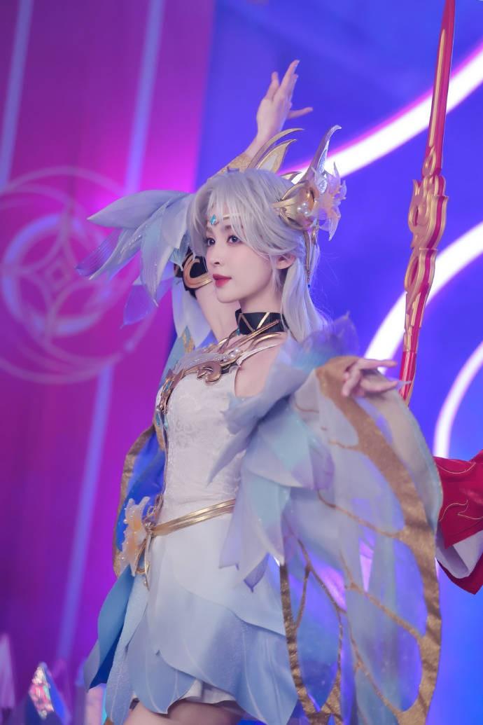 一个扮貂蝉太妩媚,一个扮玉兔精超灵动_分析_造型_女生