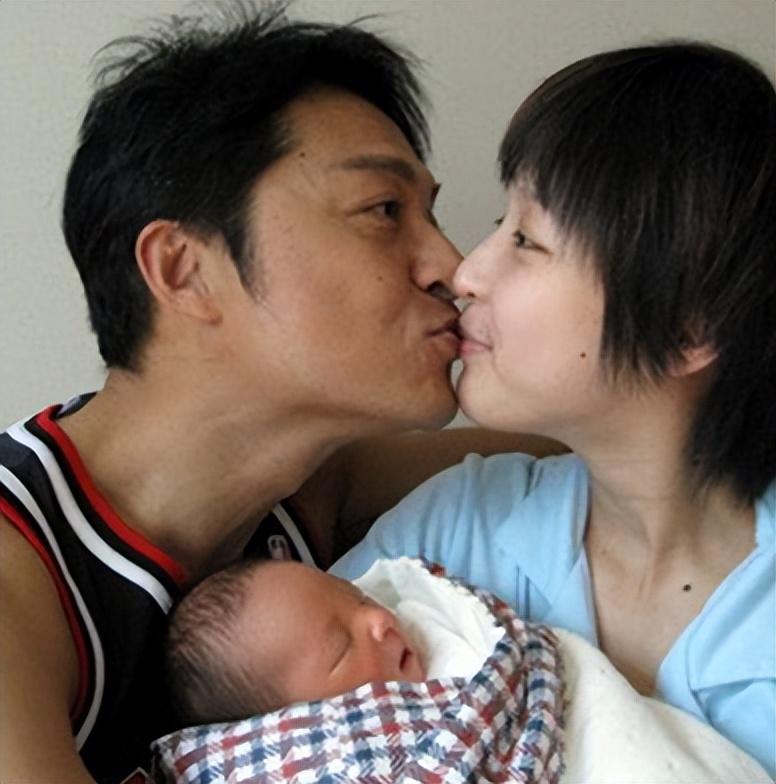 2段失败婚姻,深扒"咆哮教主"马景涛的家暴过往_生活_父母_辛晓琪