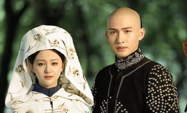 2017年,电视剧《三生三世十里桃花》开播,在剧中张彬彬饰演"渣男"离镜