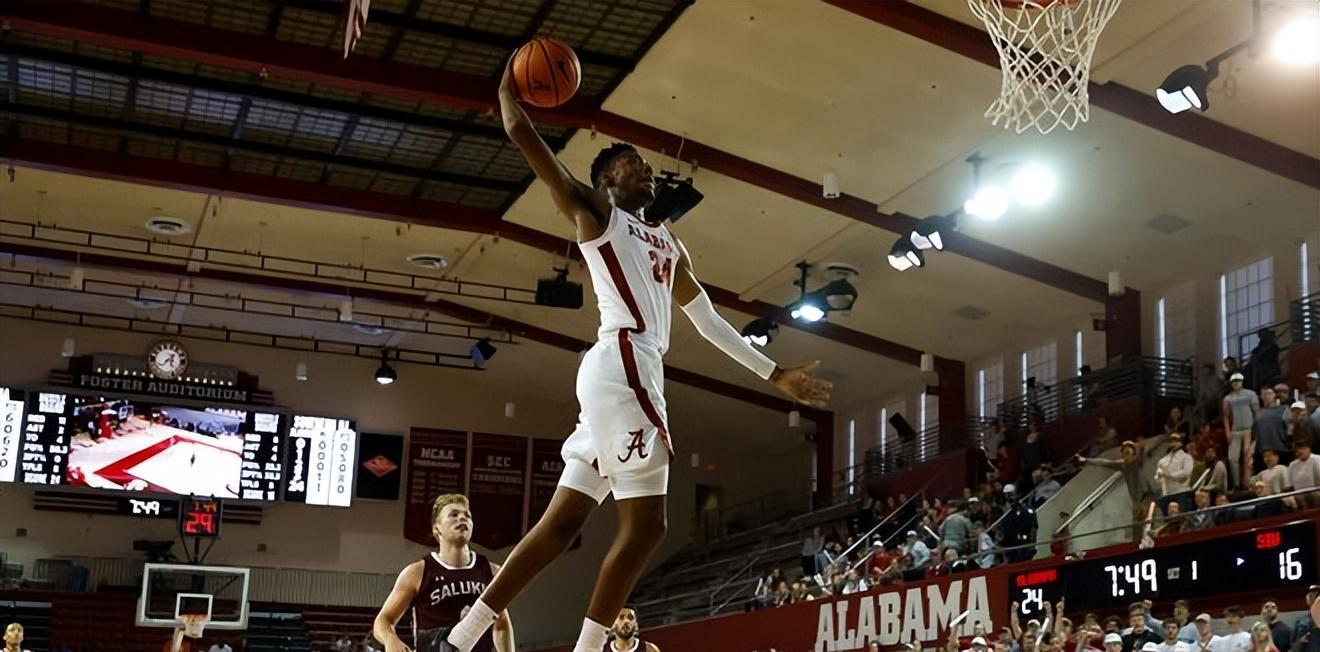 米勒本赛季的表现相当亮眼.他出战了37场ncaa比赛,场均上场32.