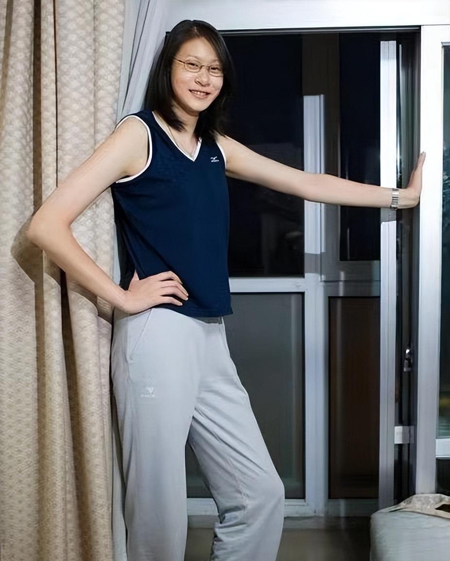 女排奥运冠军赵蕊蕊:运动生涯有遗憾,华丽转身婚恋却成父母心病_奥运