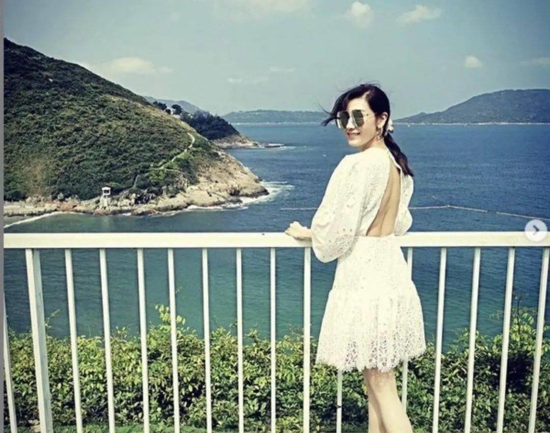 曾晒与儿子共浴亲嘴照放闪,李嘉欣公开儿子出浴照再惹争议!