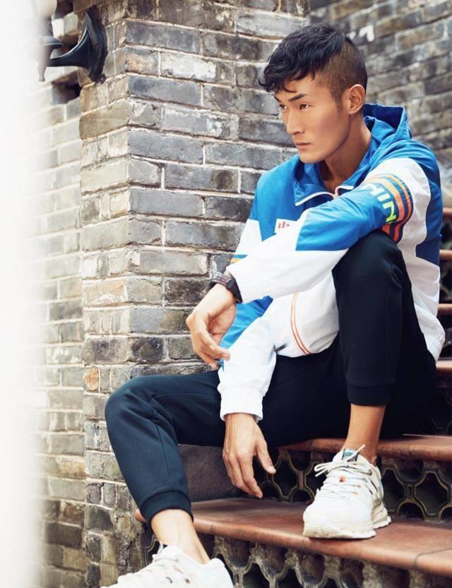 从知名男模到银幕硬汉,这位肌肉型男,实力证明阳刚的男人:真帅_王雨