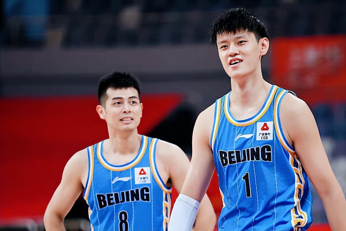 首钢终于确立建队核心,李慕豪加千万转会费交易成功有望再次夺冠_球员