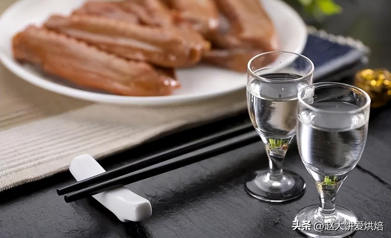 云南特色下酒菜遇上贵州白酒,会产生怎样的花火_口感_宣威_鸭溪