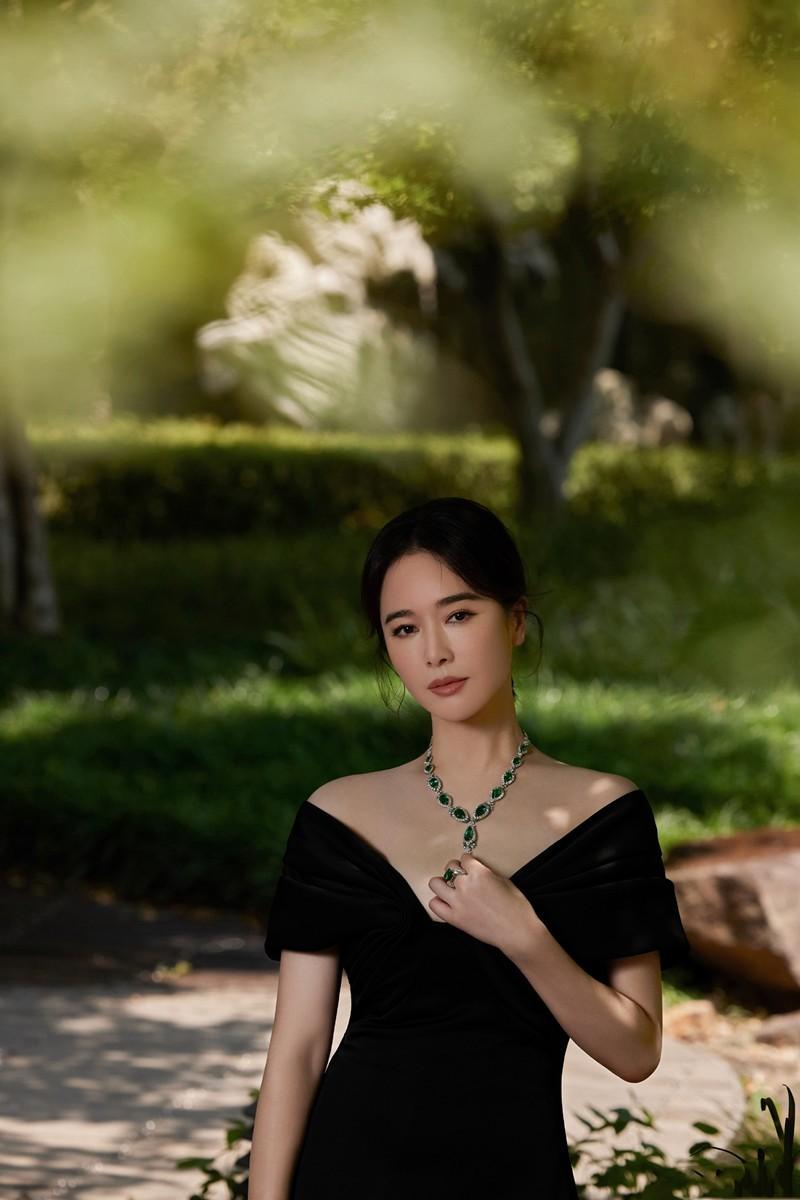 左小青终于舍得秀身材!