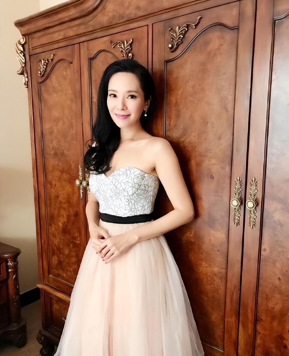 港姐郭羡妮:"倒贴"3套房下嫁河南农村,婚后被丈夫宠成宝_因为_母亲