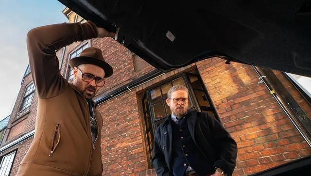 电影《绅士们》:盖里奇的风格回归,我看得很过瘾!_格兰特_毒贩_海报